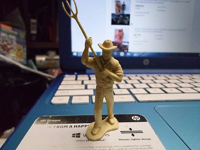 Marx Man with Pitchfork  Playset Figure 50 mm 