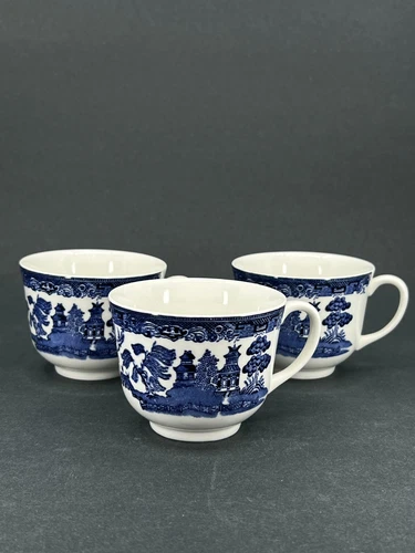 Set Of 3 Vintage Johnson Brothers BLUE WILLOW Teacups Made In England 1960 Blue