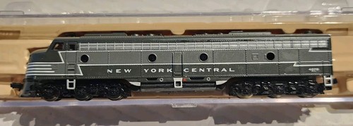 Locomotora diésel realista escala N E8 NYC #4070 | Zustand: Used