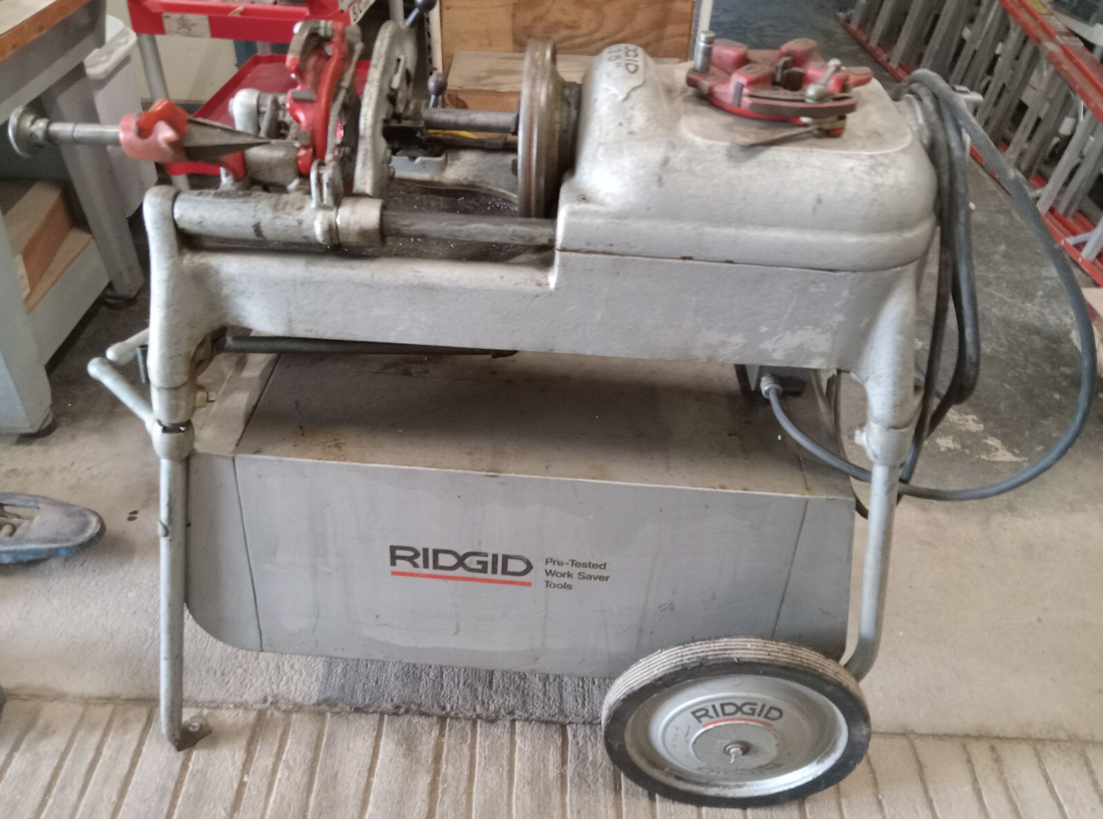 1 USED RIDGID 535 PIPE THREADING MACHINE WITH CART UNB ***MAKE OFFER