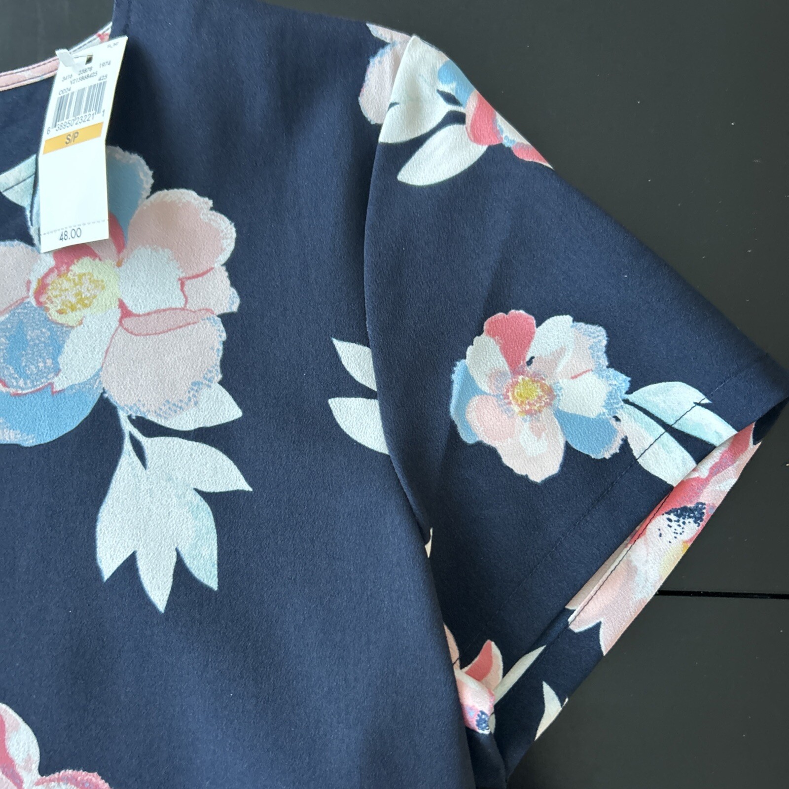 New Women’s Van Heusen Top S Navy Pink Floral V Criss Cross Neck SS Layering thumbnail 4