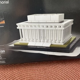 Lego Architecture Lincoln Memorial.. 21022 .. New