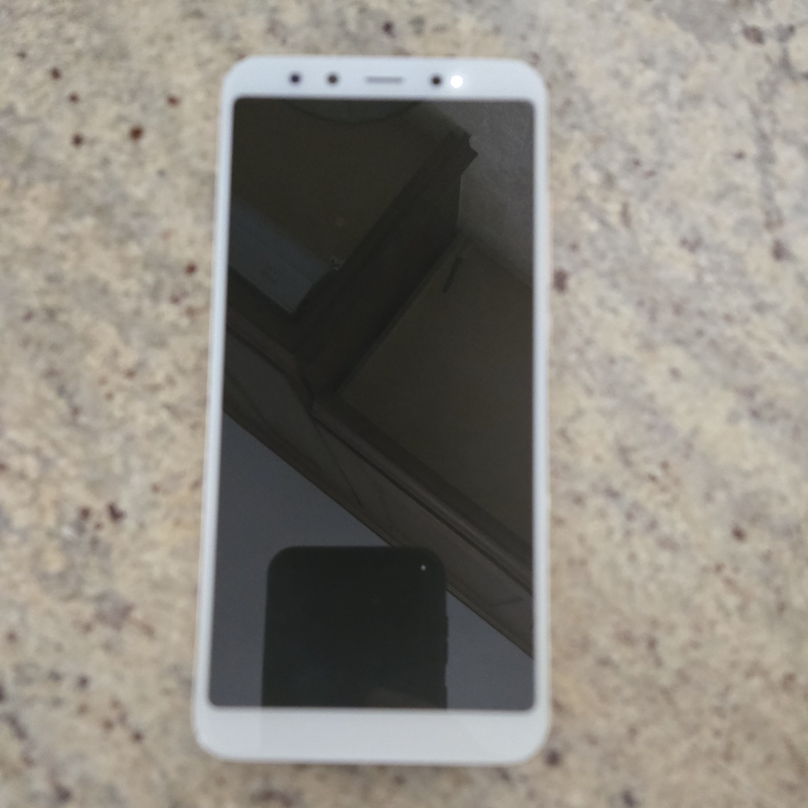Xiaomi Mi A2 Cellphone (White  64GB 4GB) Unlocked DualSIM, s