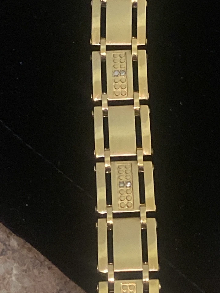 Pulseira masculina de diamante R.H. Macy aço inoxidável e folheada a íons amarelos 1/10 quilate 8,5” - Imagem 3 de 4