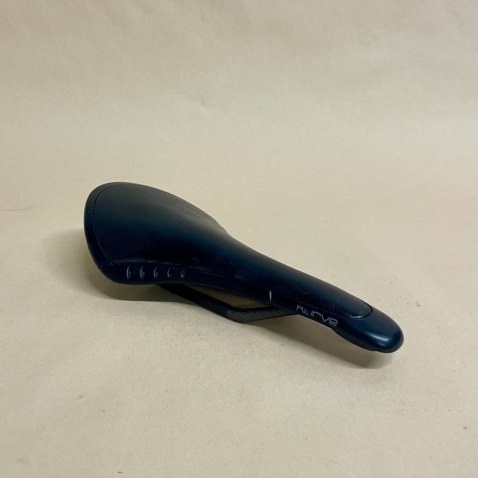 Fizik Curve Made for Snake (Arione) Carbon Braided Rail Saddle 294 x 135mm