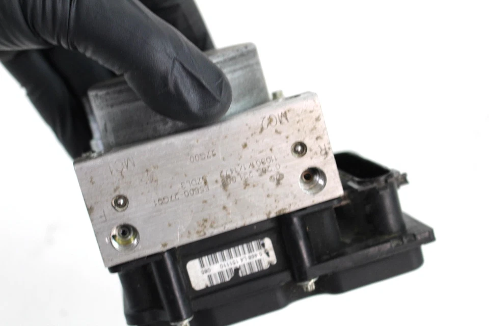 04-11 Bomba Módulo Control Abs Suzuki DL650 Vstrom 650 Foto 2 de 4