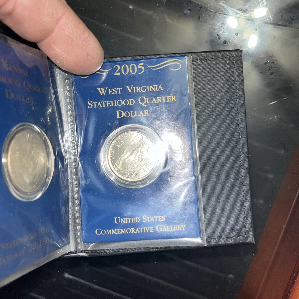 2005 United States Commemorative Galley Quarters Philadelphia Quarter 5 Coin Set - Image 3 of 4