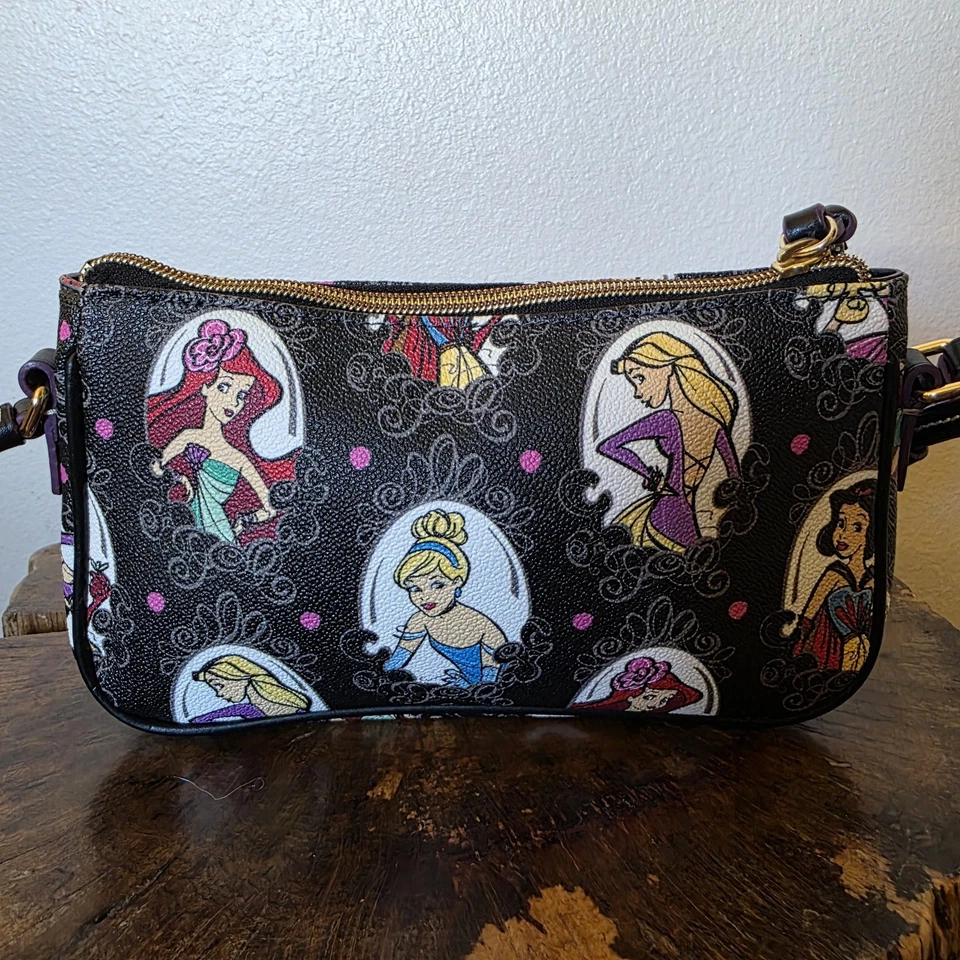 Bolso Bandolera Dooney & Bourke Disney Princesa Fugitiva Nuevo sin Etiquetas Foto 4 de 4