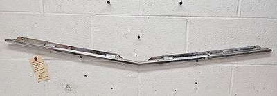 Used OEM Hood Lip Trim D0DZ-16856A 1970-77 Ford Maverick/Mercury Comet (Bin18B)