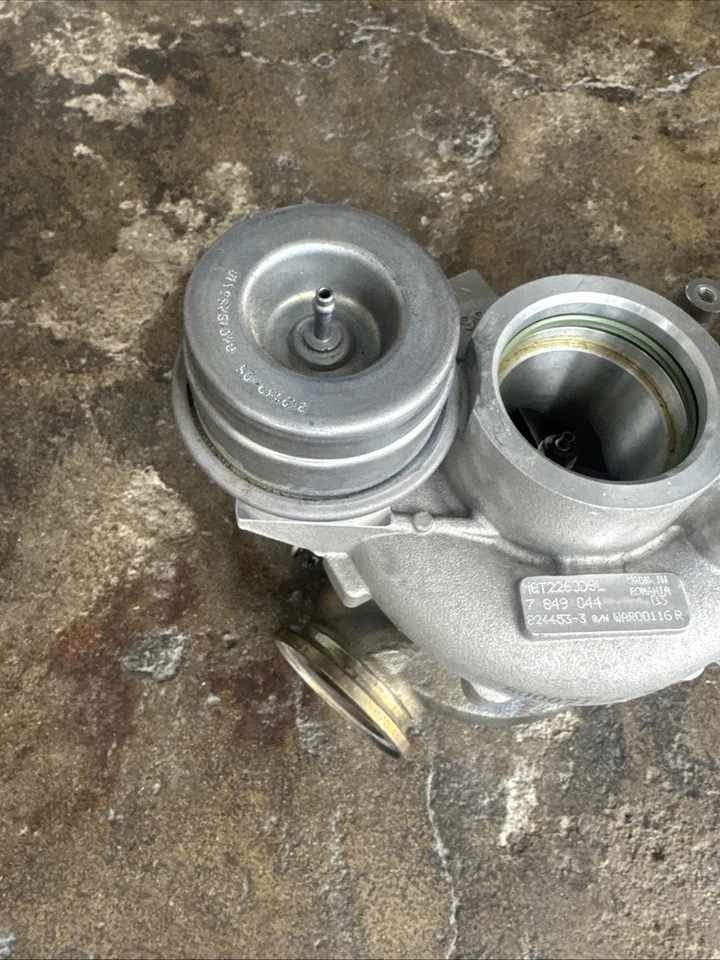 TURBOCOMPRESOR TURBO IZQUIERDO Y DERECHO BMW X6M F86 F85 X5M 15-19 4,4 L 784904503 7849045 Foto 3 de 4