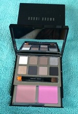 BNIB BOBBY BROWN DELUXE CHEEKS &EYE PLETTE