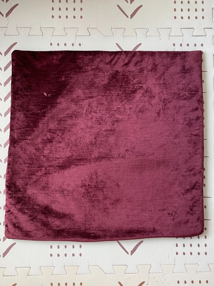 West Elm Pillow Case Set 2 Burgundy Wine Textured Cotton Square Standard - Image 4 of 4