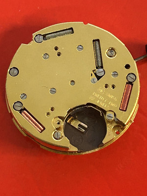 Used ETA 251.272 Quartz movement 3-point date for spare parts or repair (Q94)