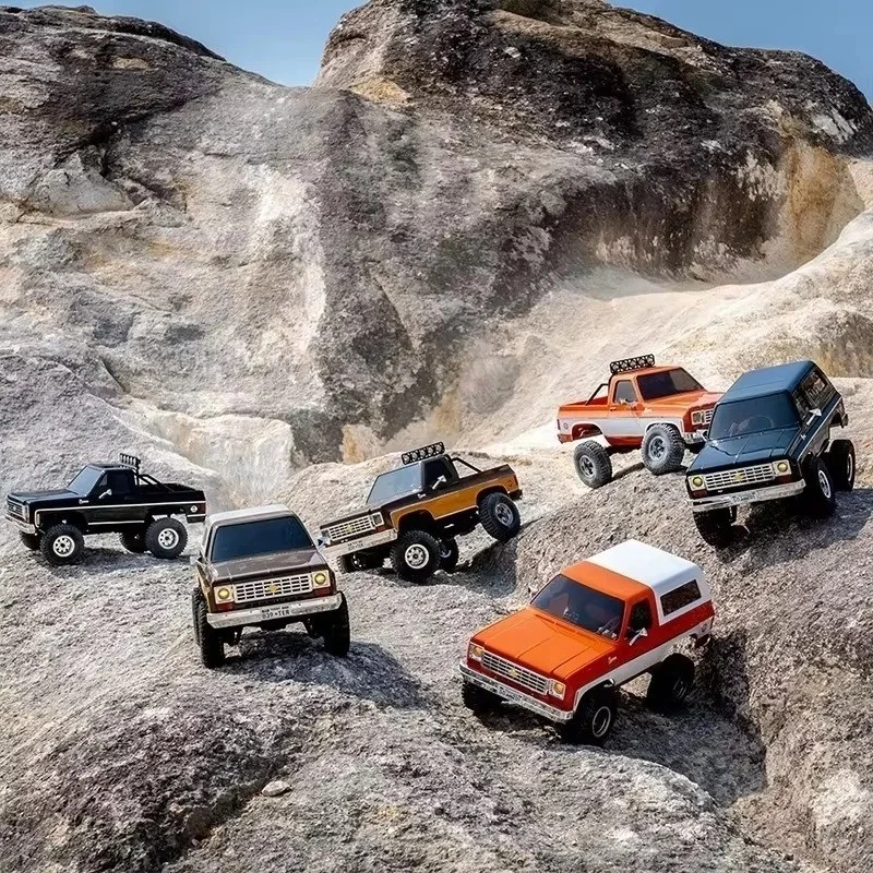 FCX24 FMS 1/24 RC Crawler Chevy K5 Blazer Mini RC Off-Road Vehicle Car with Two- - Image 3 of 4