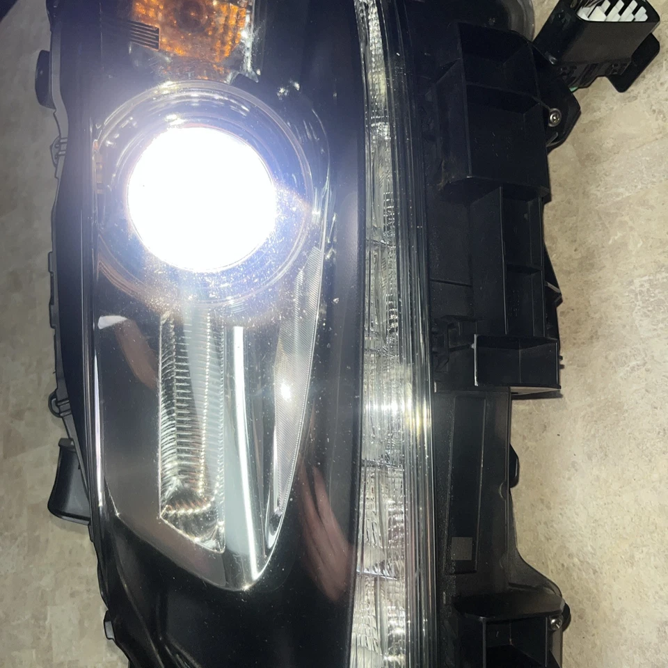 2013-2015 Lexus GS350 GS450h LH Driver HID Headlight Non-AFS OEM 81170-30A90 - Image 3 of 4
