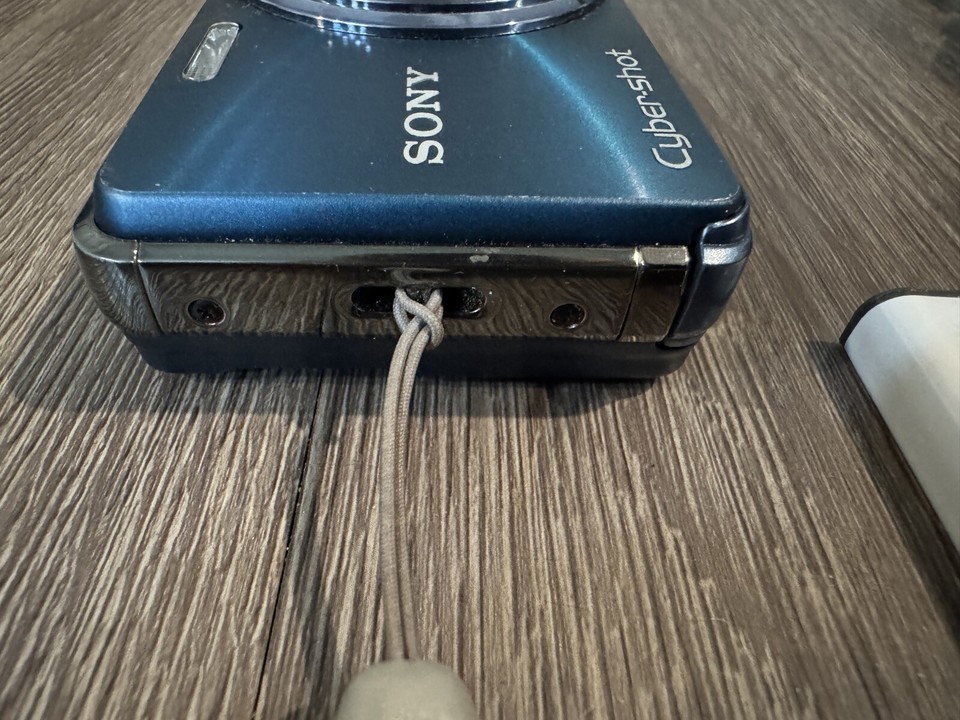 Sony CyberShot DSCW290 DIGITAL CAMERA w/ Sony Battery, SD Card, and