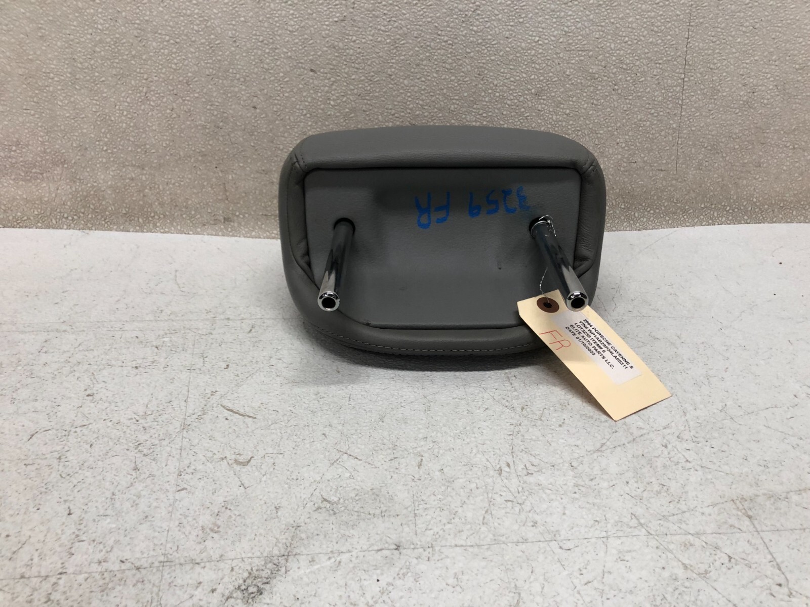 0304 PORSCHE CAYENNE FRONT RIGHT PASSENGER SEAT HEADREST UNIT GRAY