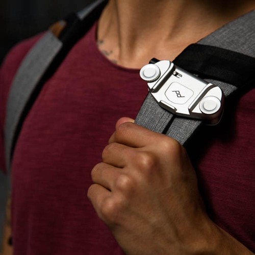 Peak Design Capture Clip (v3) Kamera Clip mit ARCA Wechselplatte silber - Bild 5 von 8
