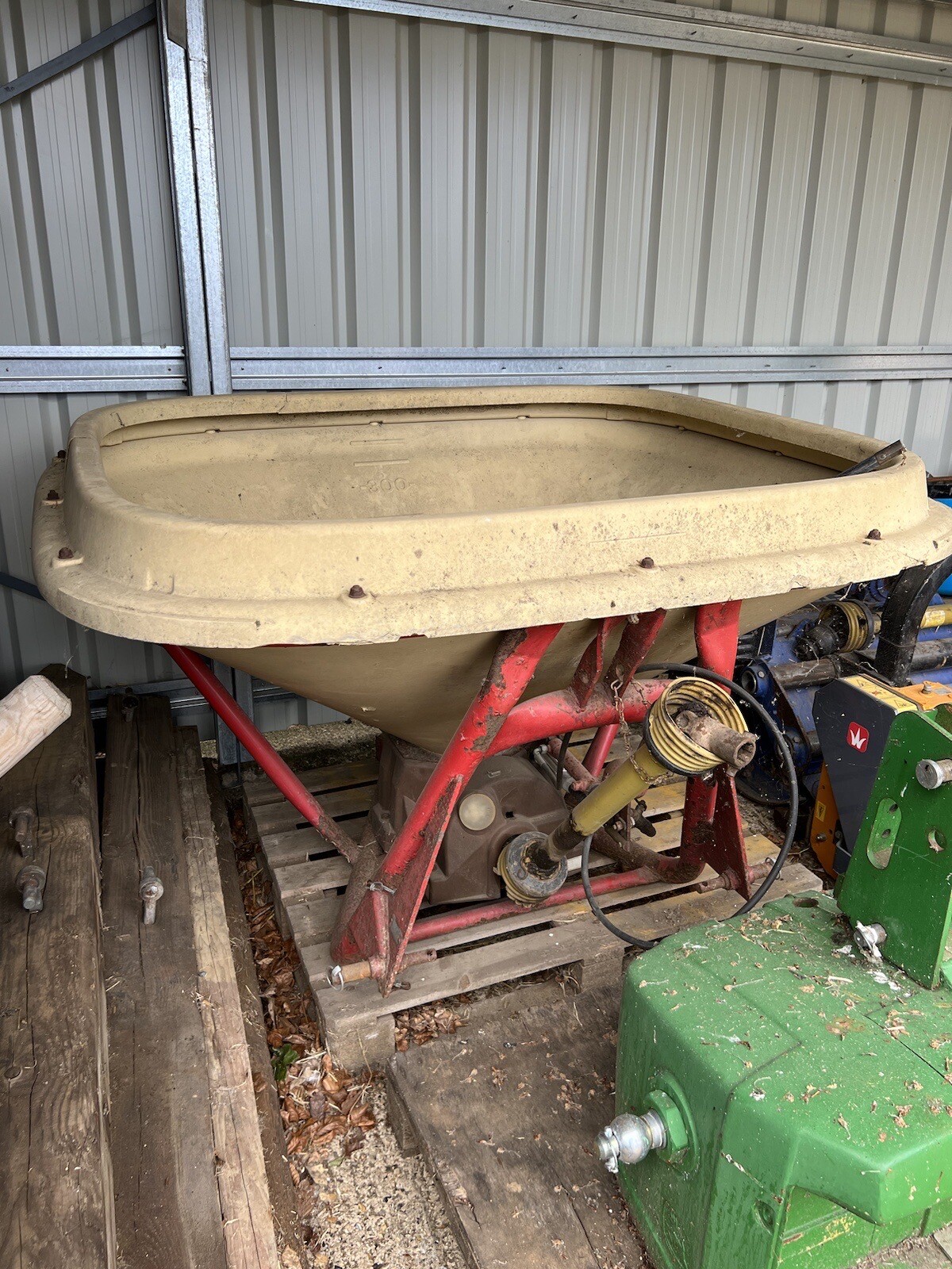 VICON WAGTAIL FERTILISER SPREADER. eBay