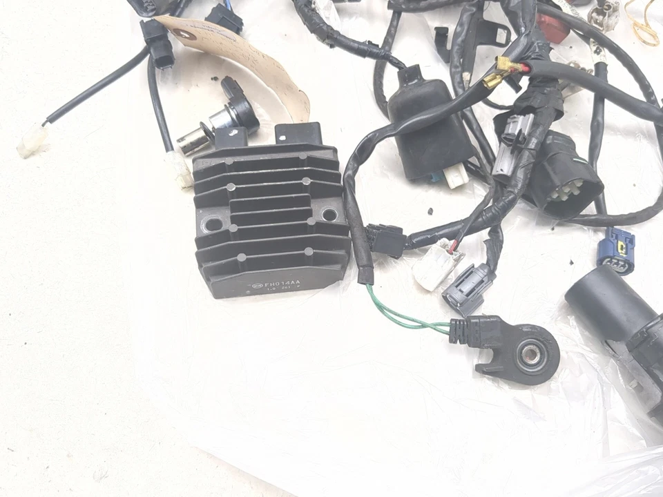 12-16 Honda CBR1000RR ECU Regulador Cableado Relé Sensor Kit Eléctrico Foto 2 de 4
