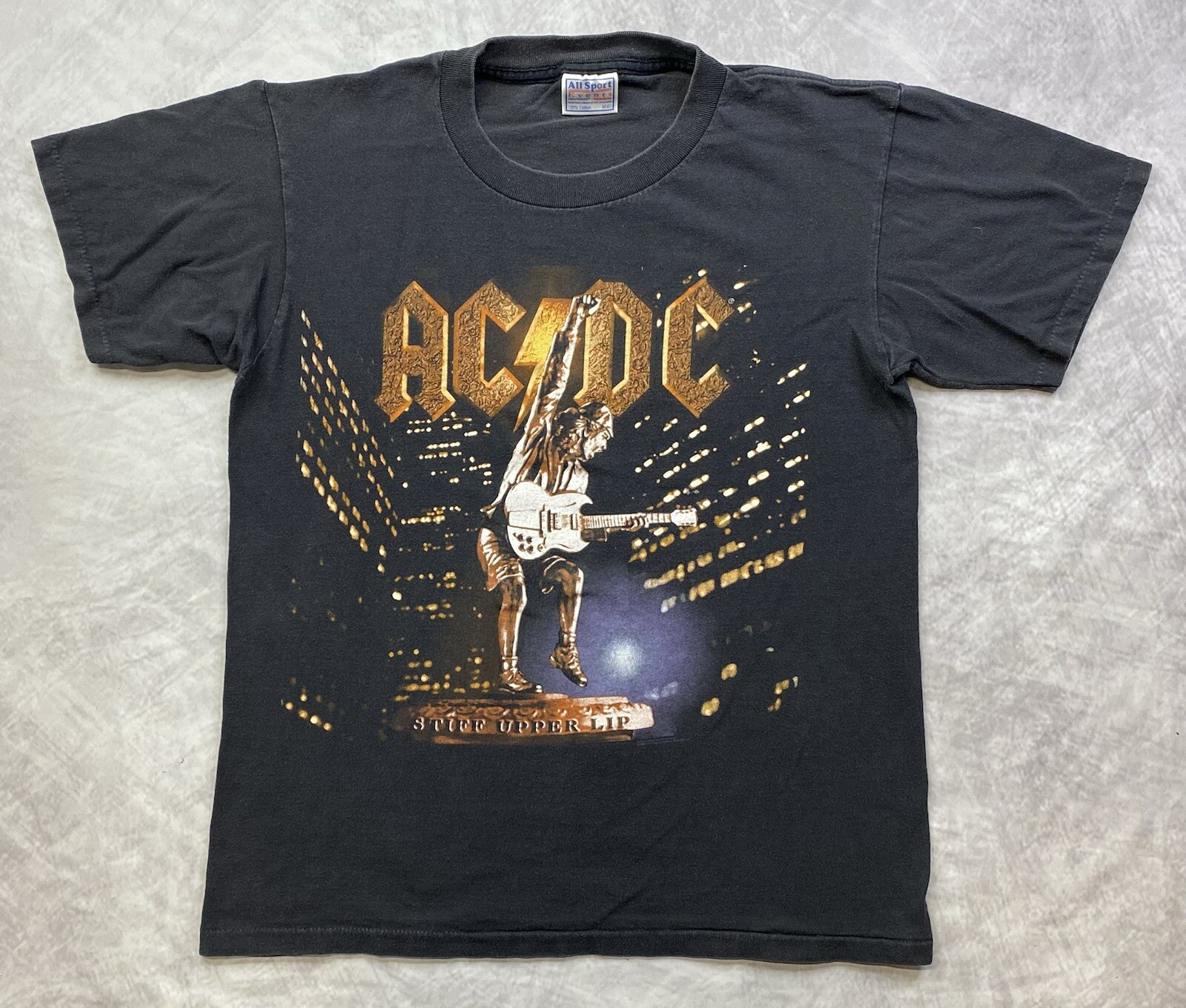 Vintage 2000 AC/DC Stiff Upper Lip Concert Tour Rock Tee T-Shirt M Graphic Y2K