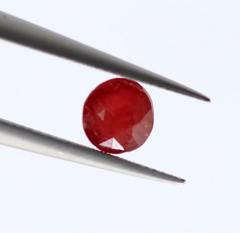 Untreated Natural Ruby Loose Round Faceted Cut Red Color Burma Gemstone 0.78 Ct - Image 2 of 4