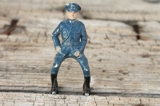 VINTAGE 1950'S BETON BERGEN TB PLASTIC MOUNTED POLICE OFFICER HORSE RIDER