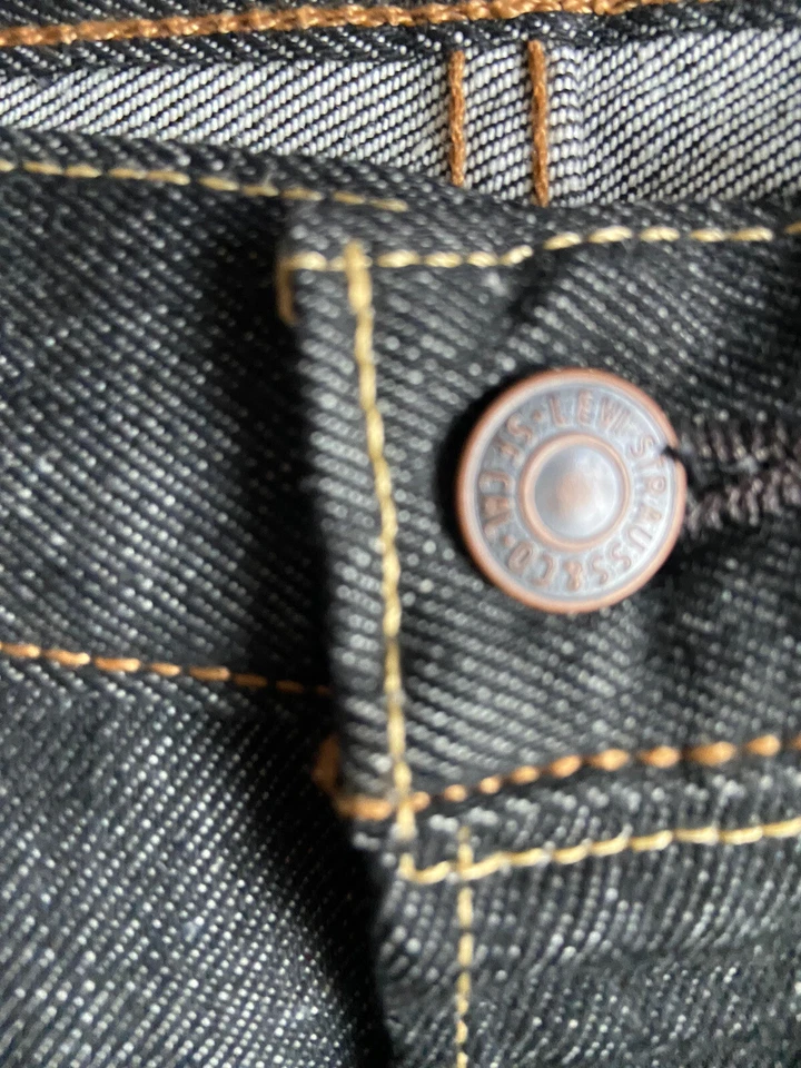 Jeans de mezclilla con ribete Levi's 501 talla 44x29 lavado oscuro denim crudo Ridgid botón mosca Foto 3 de 4