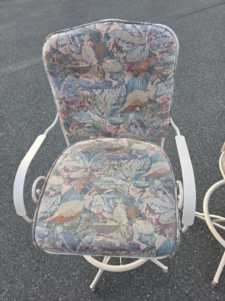 PAR de encimeras/taburetes de cocina giratorios vintage más 1 más se venden por separado Foto 2 de 4