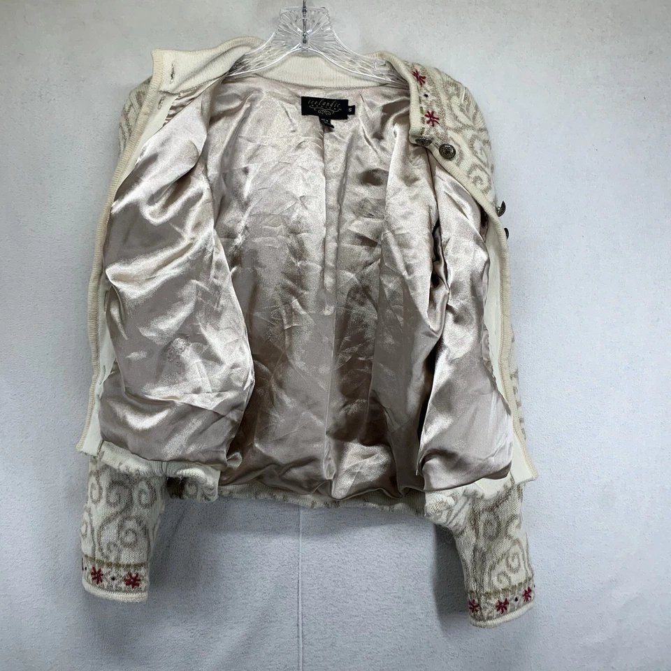 Suéter Tejido Forrado Jersey Mezcla Lana Alpaca Diseño Islandés Pequeños Botones de Metal Foto 2 de 4