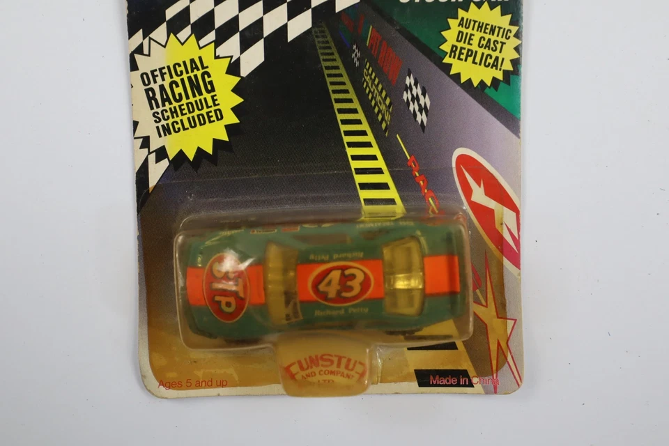 De colección 1992 Oficial Pit Row NASCAR 1:64 Stock Car Richard Petty #43 Diecast Foto 3 de 4