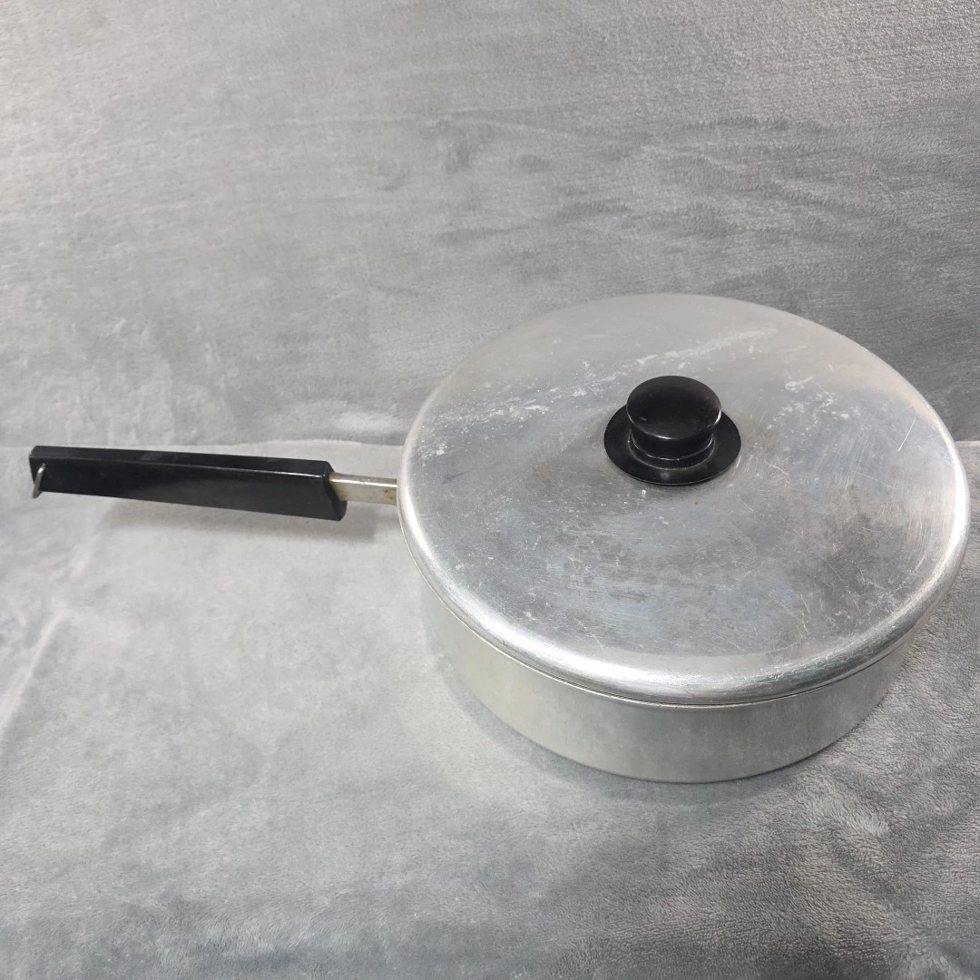 Vintage T-Fal Long Handle Aluminum Pot With Lid Made In France 10 Inch