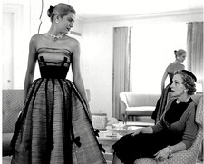 8x10 BLACK & WHITE PHOTO of Academy Award Winning Actress GRACE KELLY  in 1955