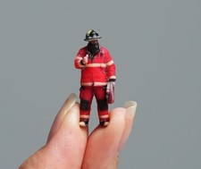 1:64 Painted Figure Model Miniature Resin Diorama Sand Fire Man Firefighter Toy