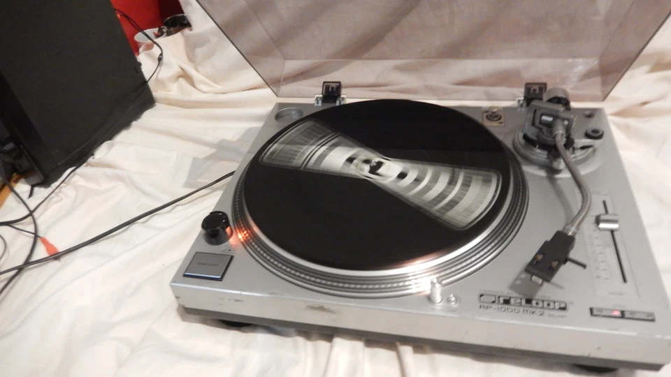 Reloop RP 1000 MK2 Plattenspieler silber + Stereo Phono Pre - - Bild 2 von 4