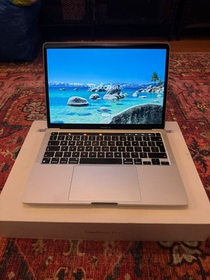 Apple MacBook Pro 13 2022 M2 16GB RAM 512GB SSD - 92% Akku!  35 Zyklen!