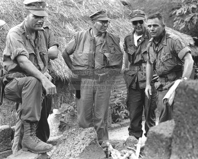 MAJOR GENERAL LEWIS FIELDS FIRST MARINE DIVISION VIETNAM 1966 8X10 PHOTO