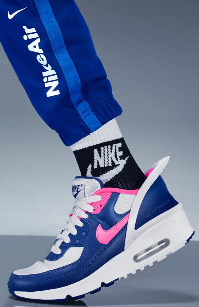 Nike Shoe Air Max 90 Flyease On Feet Nike Air Max 90 Flyease Shoes