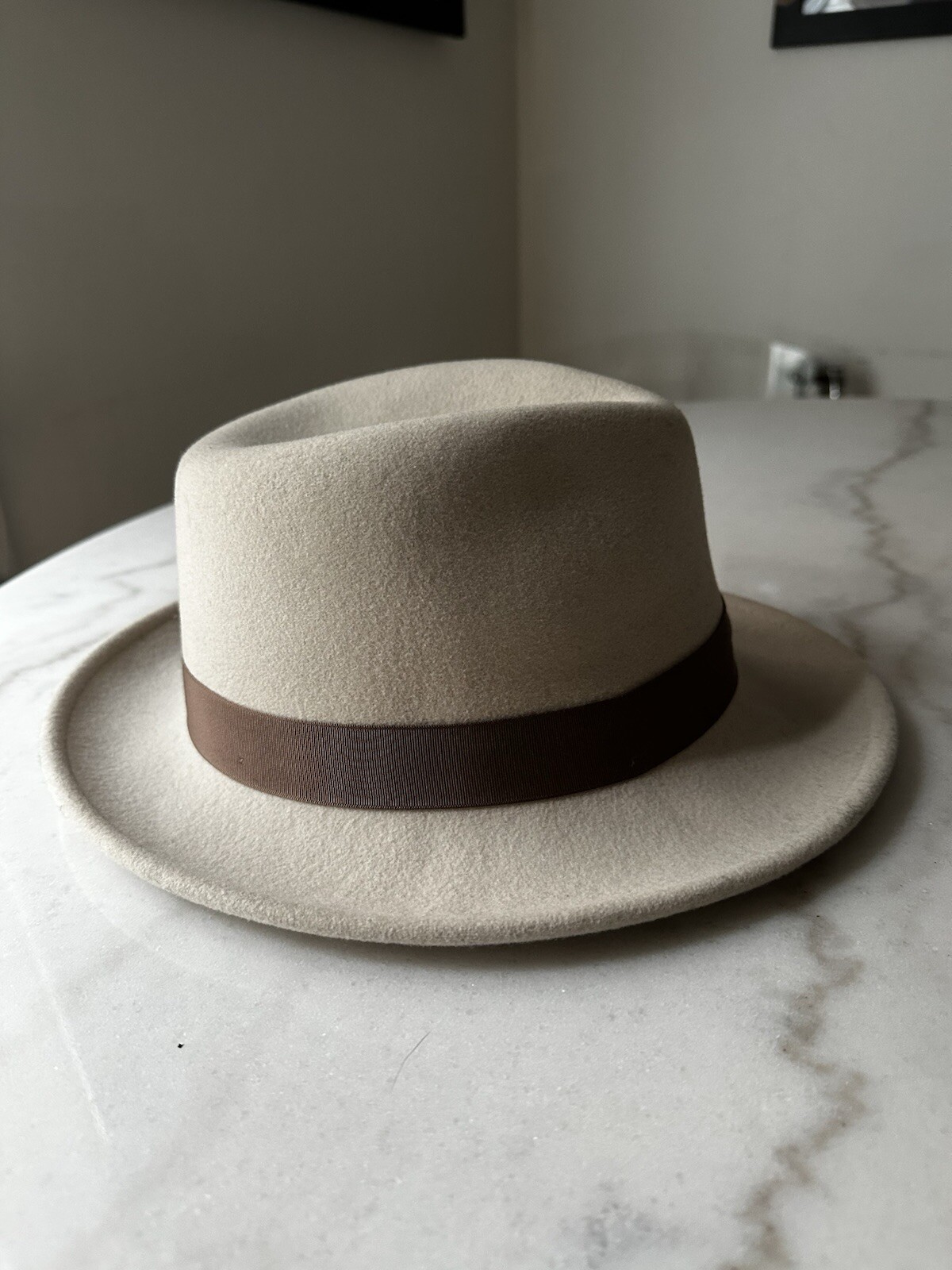 Goorin Bros Medium Fedora "The Doctor" Excellent Condition - Stone Color image 4
