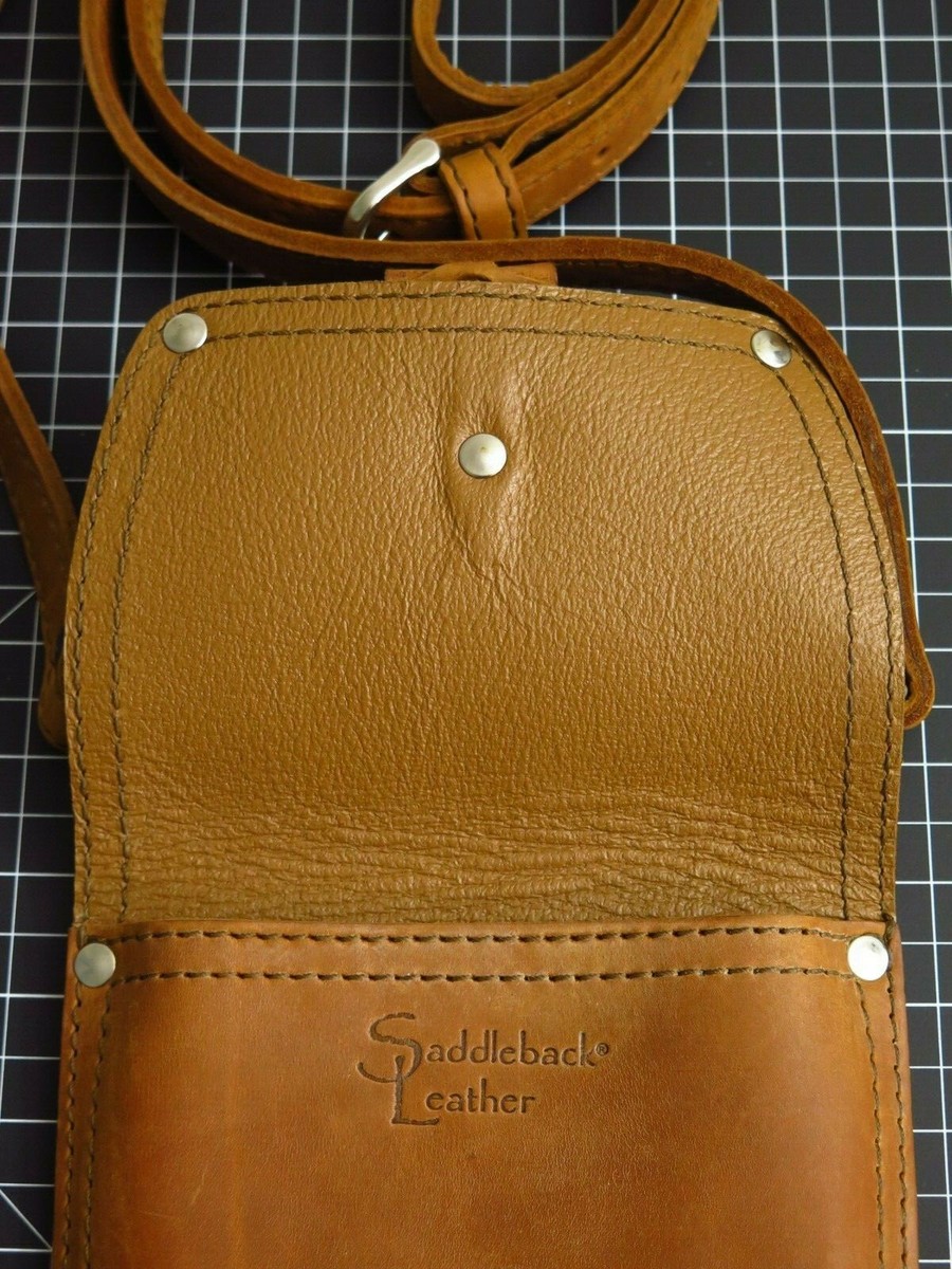 saddleback leather tobacco Saddleback Leather POUCH WITH STRAP Papyrus Logo Vegetable Tanned Tobacco  Brown
