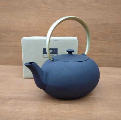 Wazuqu Fuku Iron Teapot
