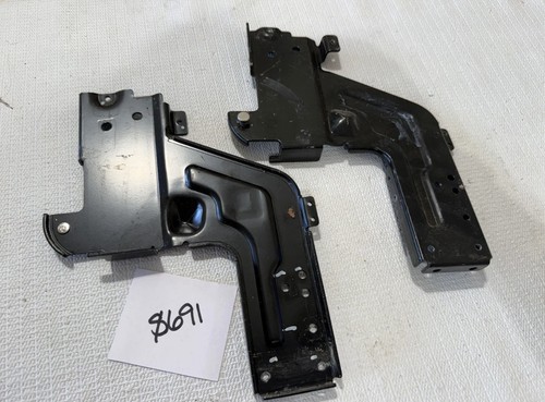 DD82-01332A , DD82-01333A DOOR HINGE DW80R5060US/AA (#8691)