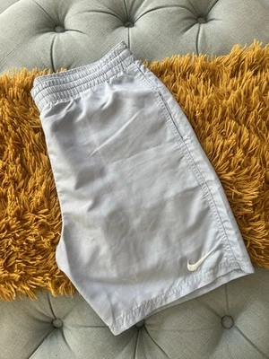 Boys / Youths Nike Swim Trunks / Shorts Size XL (Approx Age 14,15,16,17) - Image 1 of 4