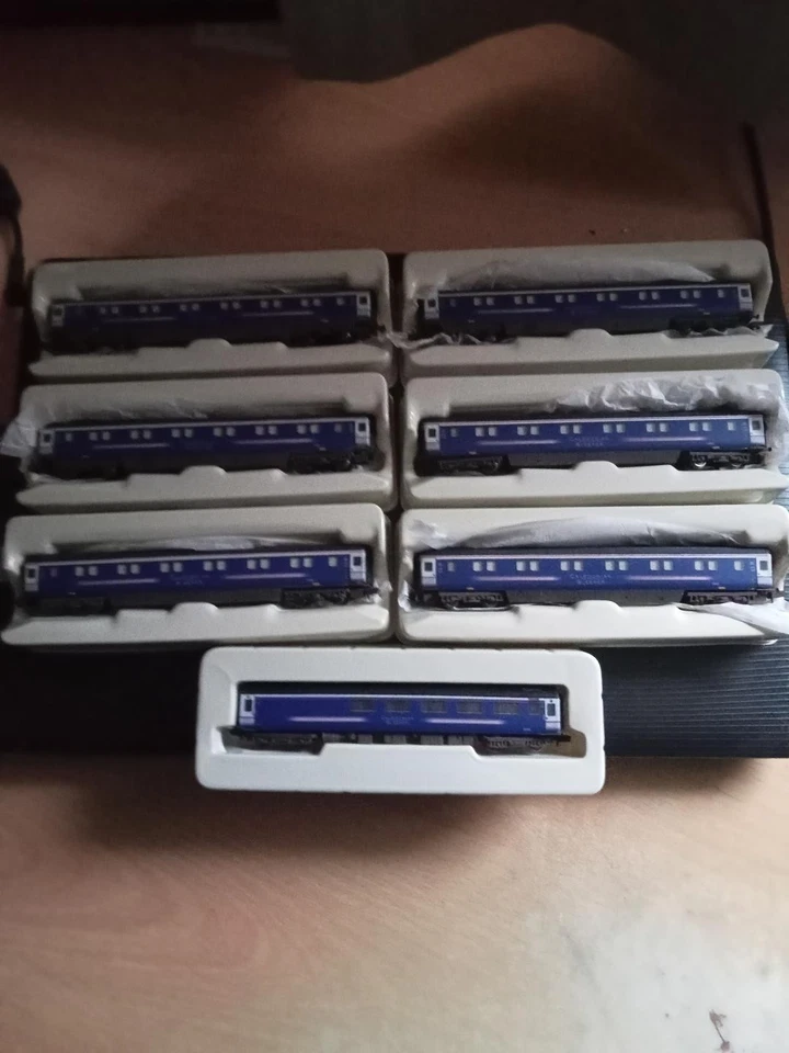 6 + 1 Graham Farish N Gauge Caledonian Livery Sleeper Coaches Boxed - Image 2 of 4
