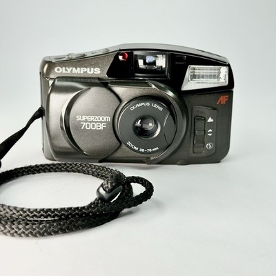 Filmkamera Olympus Super Zoom 700 BF grau Vintage 35mm Point and Shoot getestet