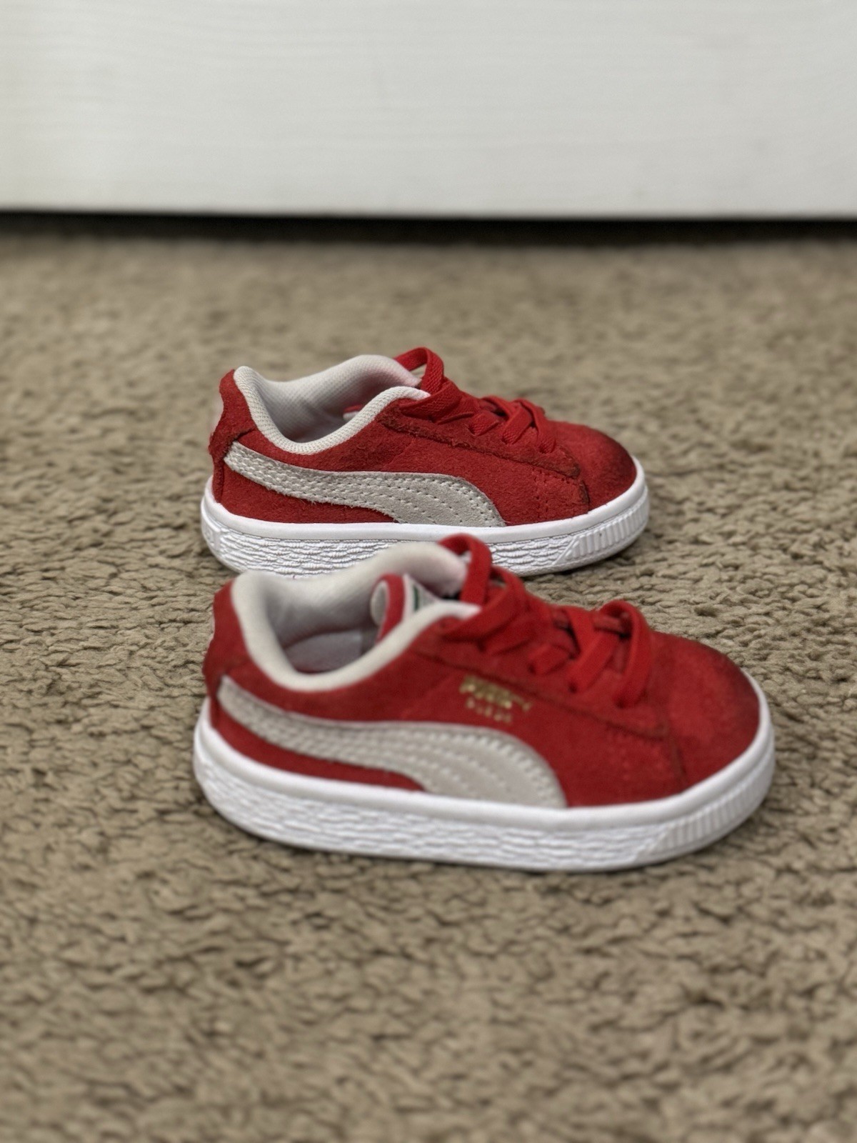Puma Kids Red And White Suede Classic Fabulous  Toddler Size 4C Sneakers