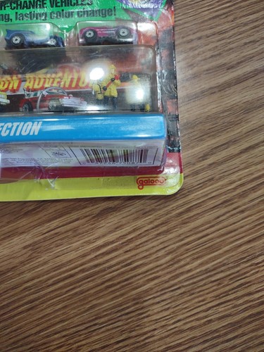 Galoob Micro Machines #16 Fire Rescue, with Bonus (4) Minis. Item #75076 - Picture 2 of 6