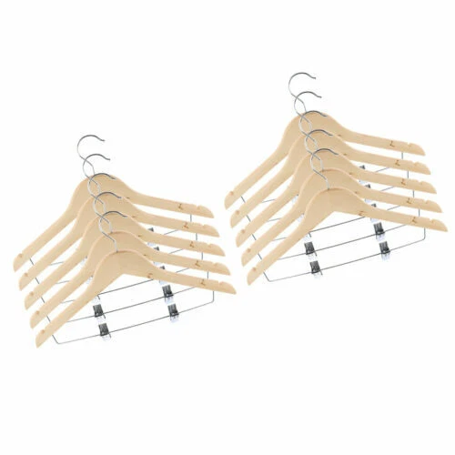 Markenlose Kleiderbügel aus Holz