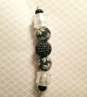 Black & White Big Barrel Glass Mix Bead Set