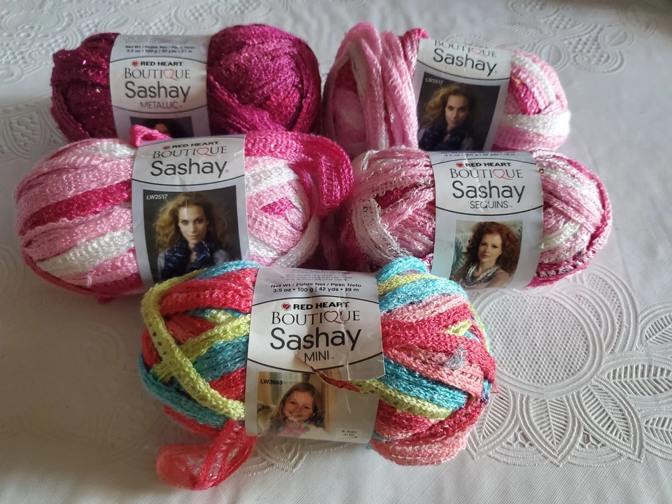 Menge 5 Red Heart Boutique Sashay 3,5 Unzen Knäuel, Zuckerwatte, Tutu, rosa Topas +